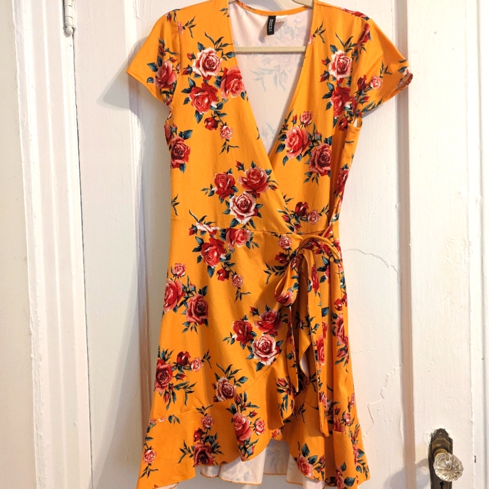 Tropical H&M floral wrap dress size 8/M